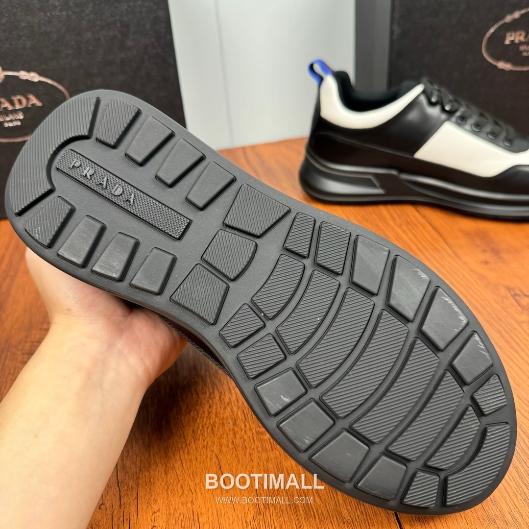 Prada Smooth Calfskin Nylon Low Sneakers with Metal Eyelet Logo Detail 프라다 스무스 카프스킨 나일론 로우 스니커즈 메탈 아일렛 로고 디테일 4.0cm 9