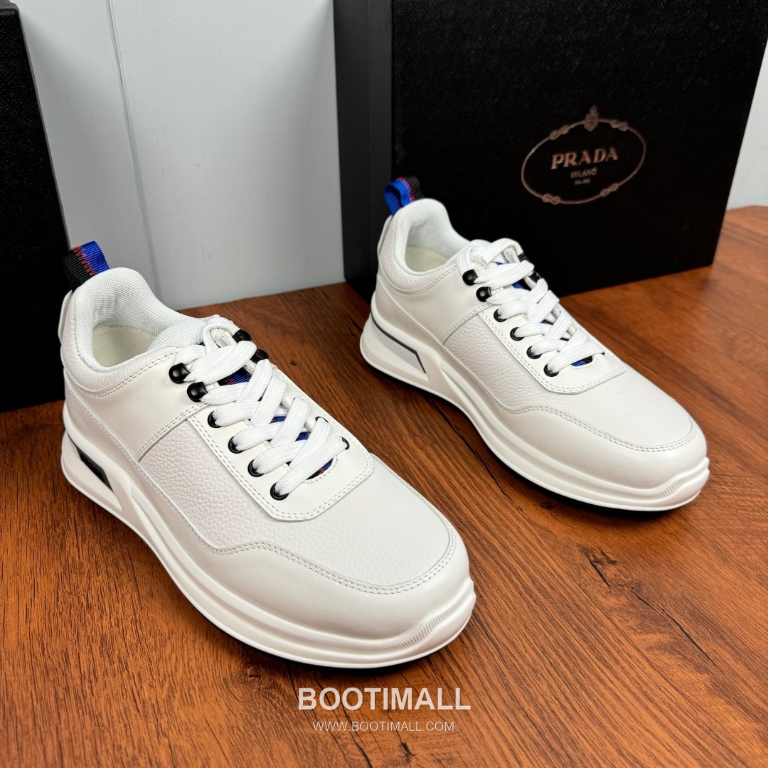 Prada Smooth Calfskin Nylon Low Sneakers with Metal Eyelet Logo Detail 프라다 스무스 카프스킨 나일론 로우 스니커즈 메탈 아일렛 로고 디테일 4.0cm 2