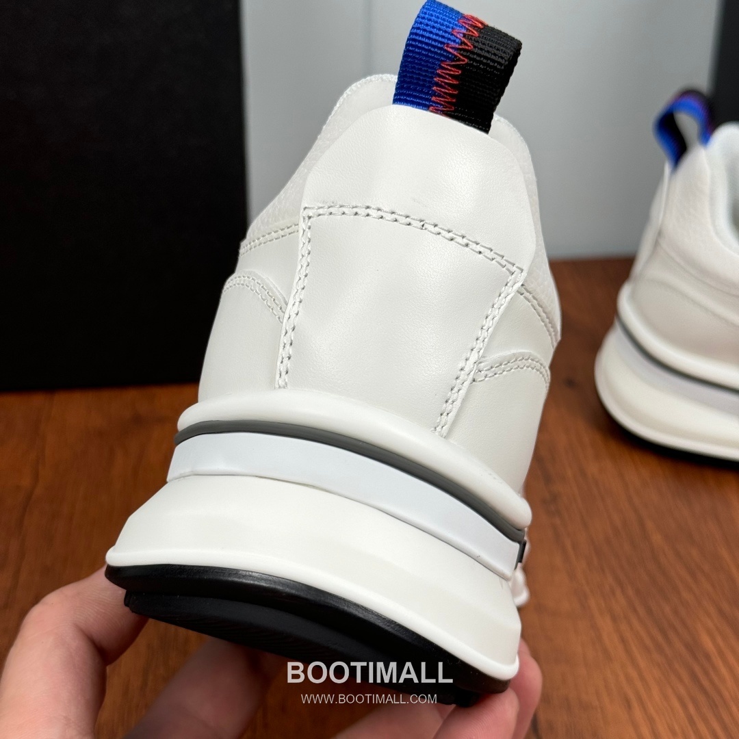 Prada Smooth Calfskin Nylon Low Sneakers with Metal Eyelet Logo Detail 프라다 스무스 카프스킨 나일론 로우 스니커즈 메탈 아일렛 로고 디테일 4.0cm 8