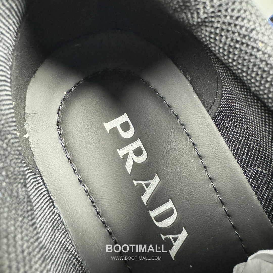 Prada Smooth Calfskin Nylon Low Sneakers with Metal Eyelet Logo Detail 프라다 스무스 카프스킨 나일론 로우 스니커즈 메탈 아일렛 로고 디테일 4.0cm 7