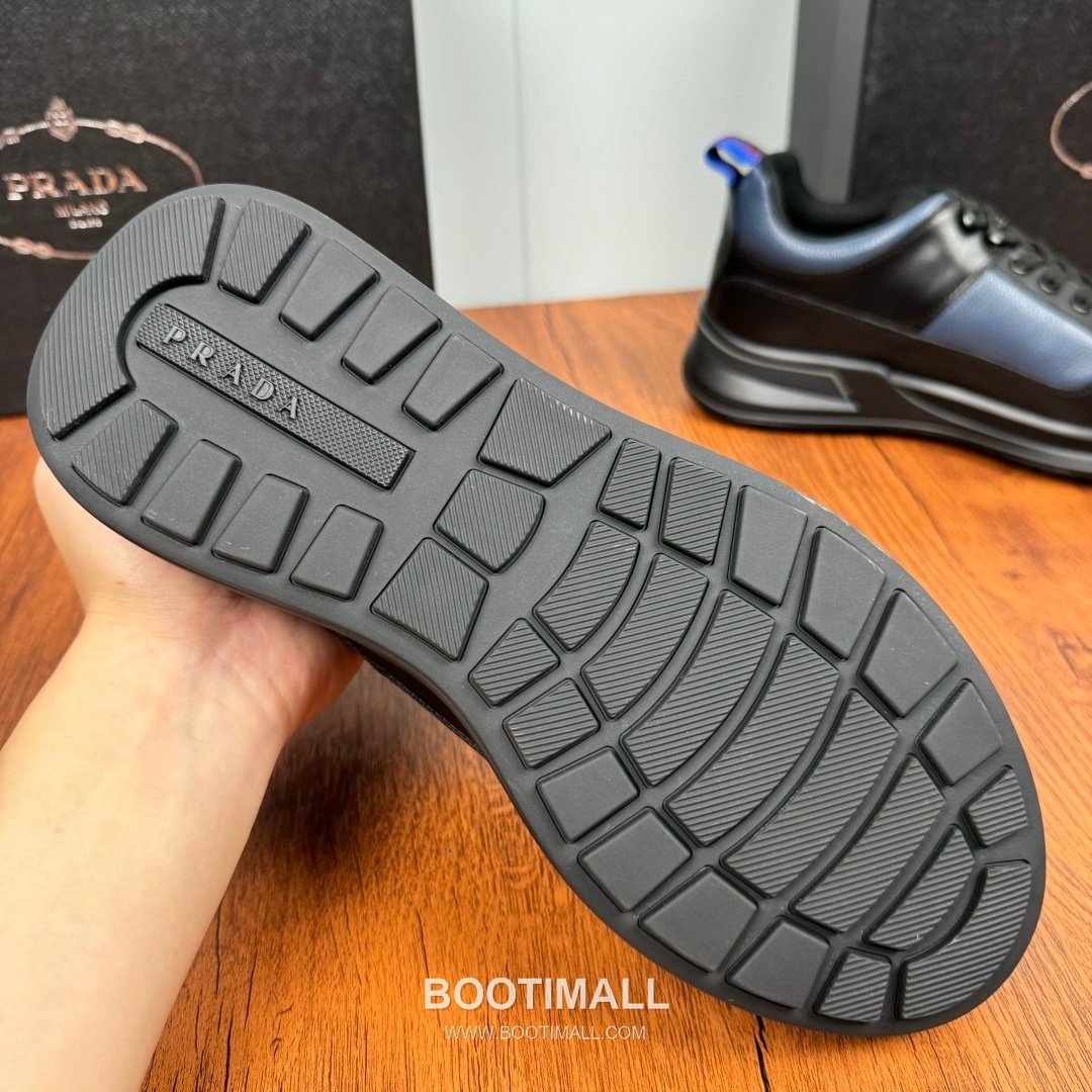 Prada Smooth Calfskin Nylon Low Sneakers with Metal Eyelet Logo Detail 프라다 스무스 카프스킨 나일론 로우 스니커즈 메탈 아일렛 로고 디테일 4.0cm 9