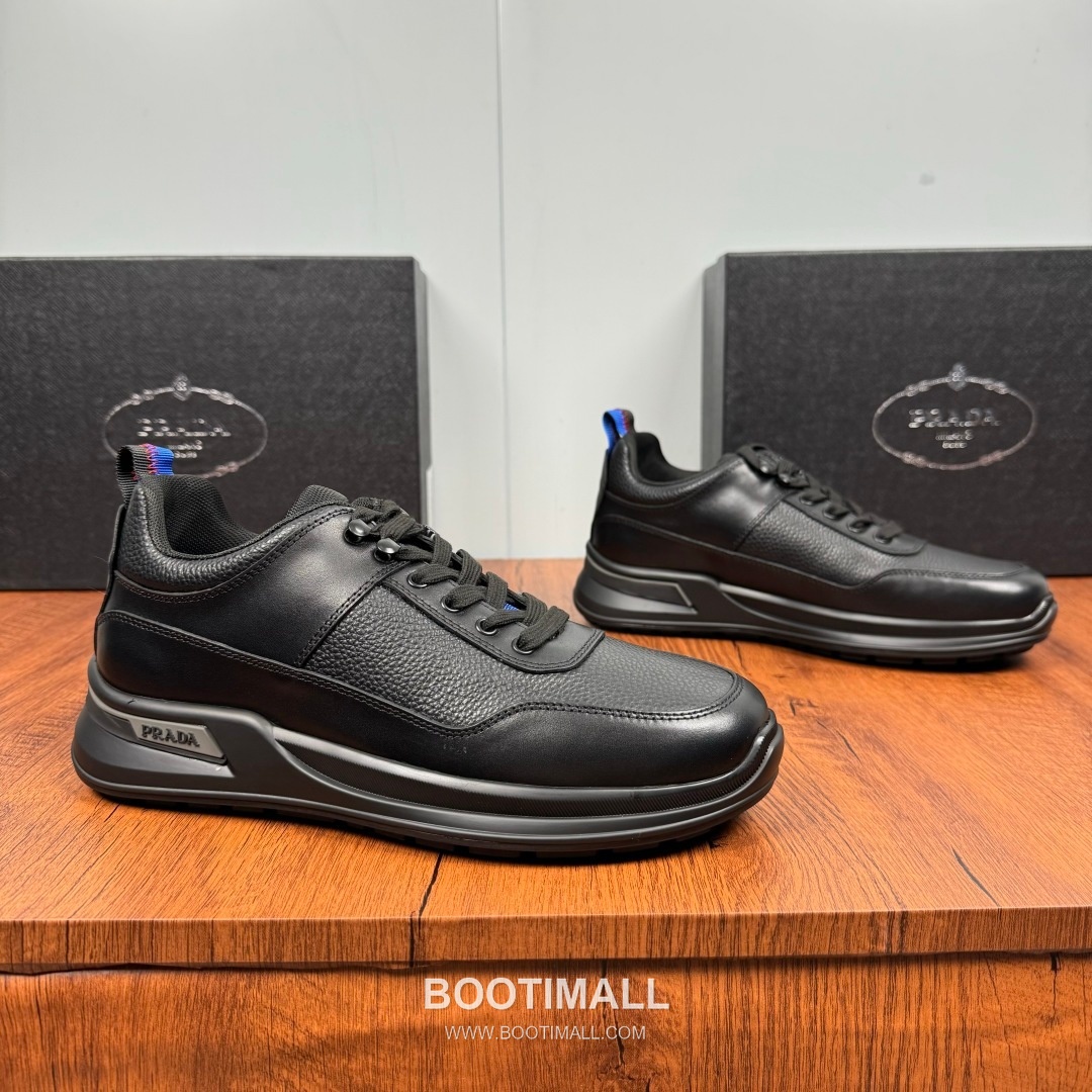 Prada Smooth Calfskin Nylon Low Sneakers with Metal Eyelet Logo Detail 프라다 스무스 카프스킨 나일론 로우 스니커즈 메탈 아일렛 로고 디테일 4.0cm 1