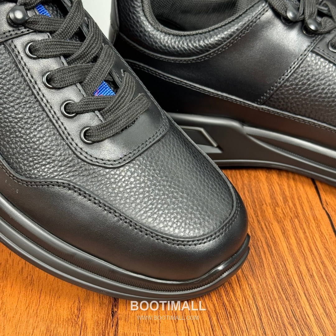 Prada Smooth Calfskin Nylon Low Sneakers with Metal Eyelet Logo Detail 프라다 스무스 카프스킨 나일론 로우 스니커즈 메탈 아일렛 로고 디테일 4.0cm 5