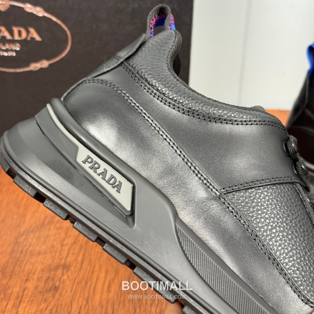 Prada Smooth Calfskin Nylon Low Sneakers with Metal Eyelet Logo Detail 프라다 스무스 카프스킨 나일론 로우 스니커즈 메탈 아일렛 로고 디테일 4.0cm 6