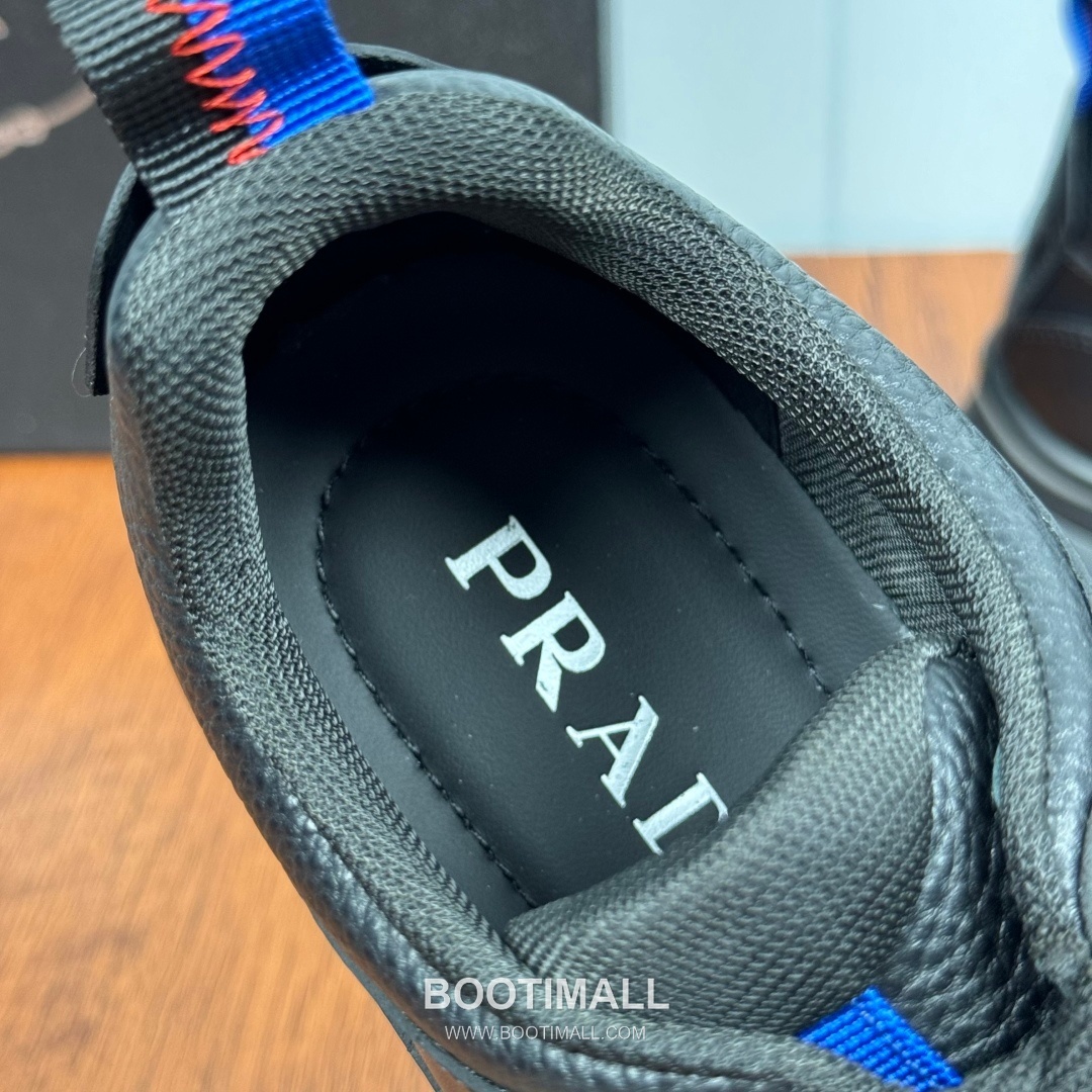 Prada Smooth Calfskin Nylon Low Sneakers with Metal Eyelet Logo Detail 프라다 스무스 카프스킨 나일론 로우 스니커즈 메탈 아일렛 로고 디테일 4.0cm 8