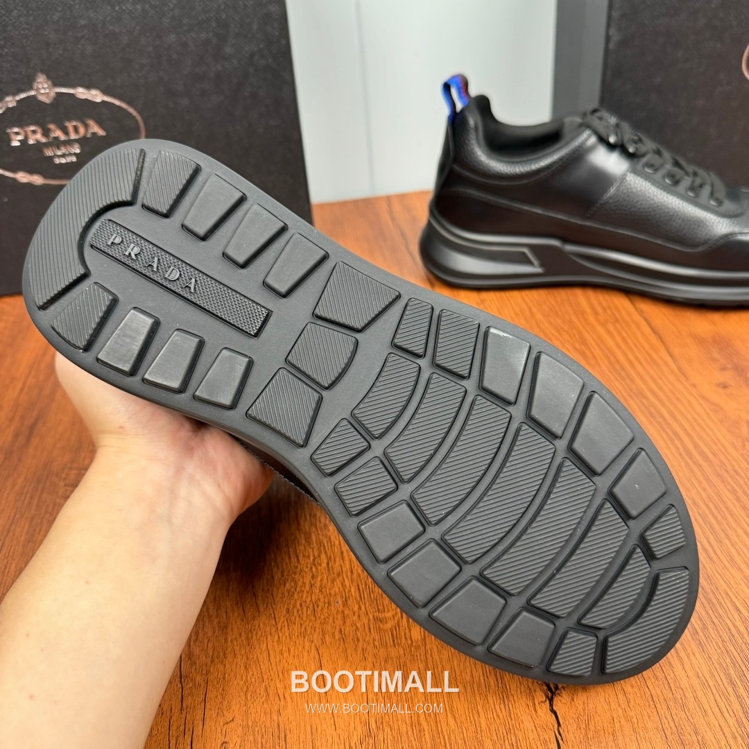 Prada Smooth Calfskin Nylon Low Sneakers with Metal Eyelet Logo Detail 프라다 스무스 카프스킨 나일론 로우 스니커즈 메탈 아일렛 로고 디테일 4.0cm 9