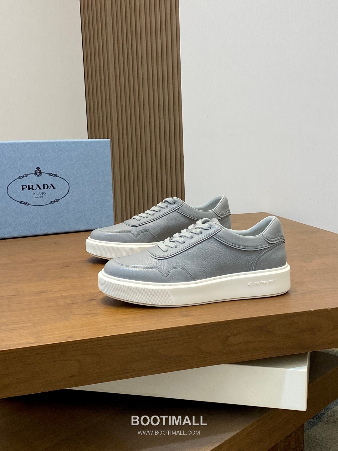 Prada Water Dyed Calfskin Low Sneakers with Logo Detail 프라다 워터염색 카프스킨 로우 스니커즈 로고 디테일 4.0cm 3