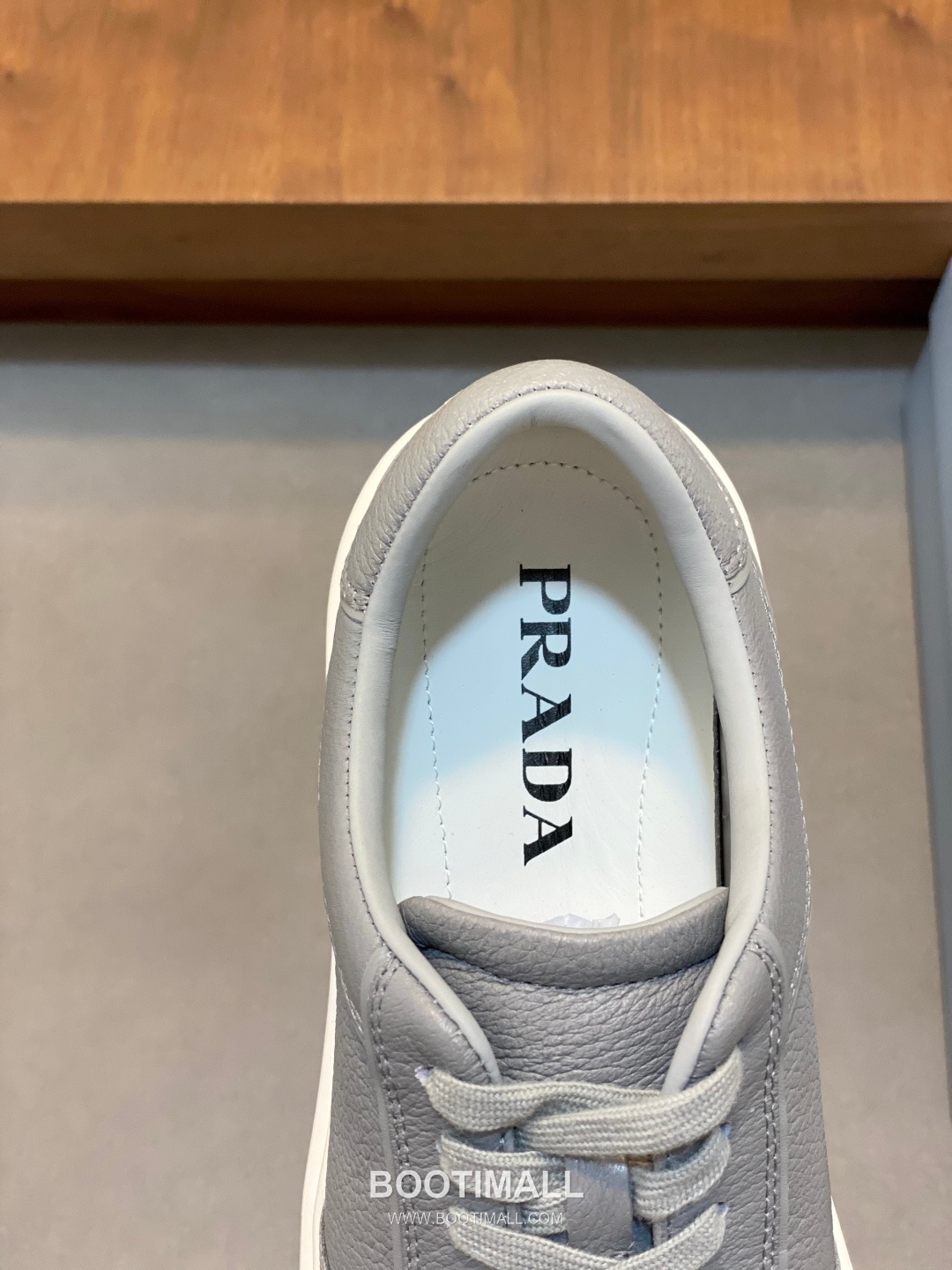 Prada Water Dyed Calfskin Low Sneakers with Logo Detail 프라다 워터염색 카프스킨 로우 스니커즈 로고 디테일 4.0cm 7