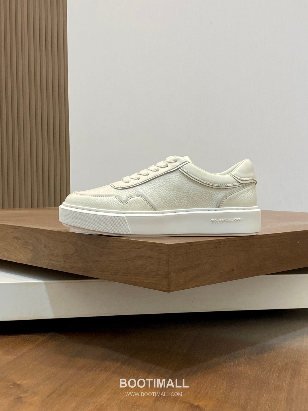 Prada Water Dyed Calfskin Low Sneakers with Logo Detail 프라다 워터염색 카프스킨 로우 스니커즈 로고 디테일 4.0cm 2