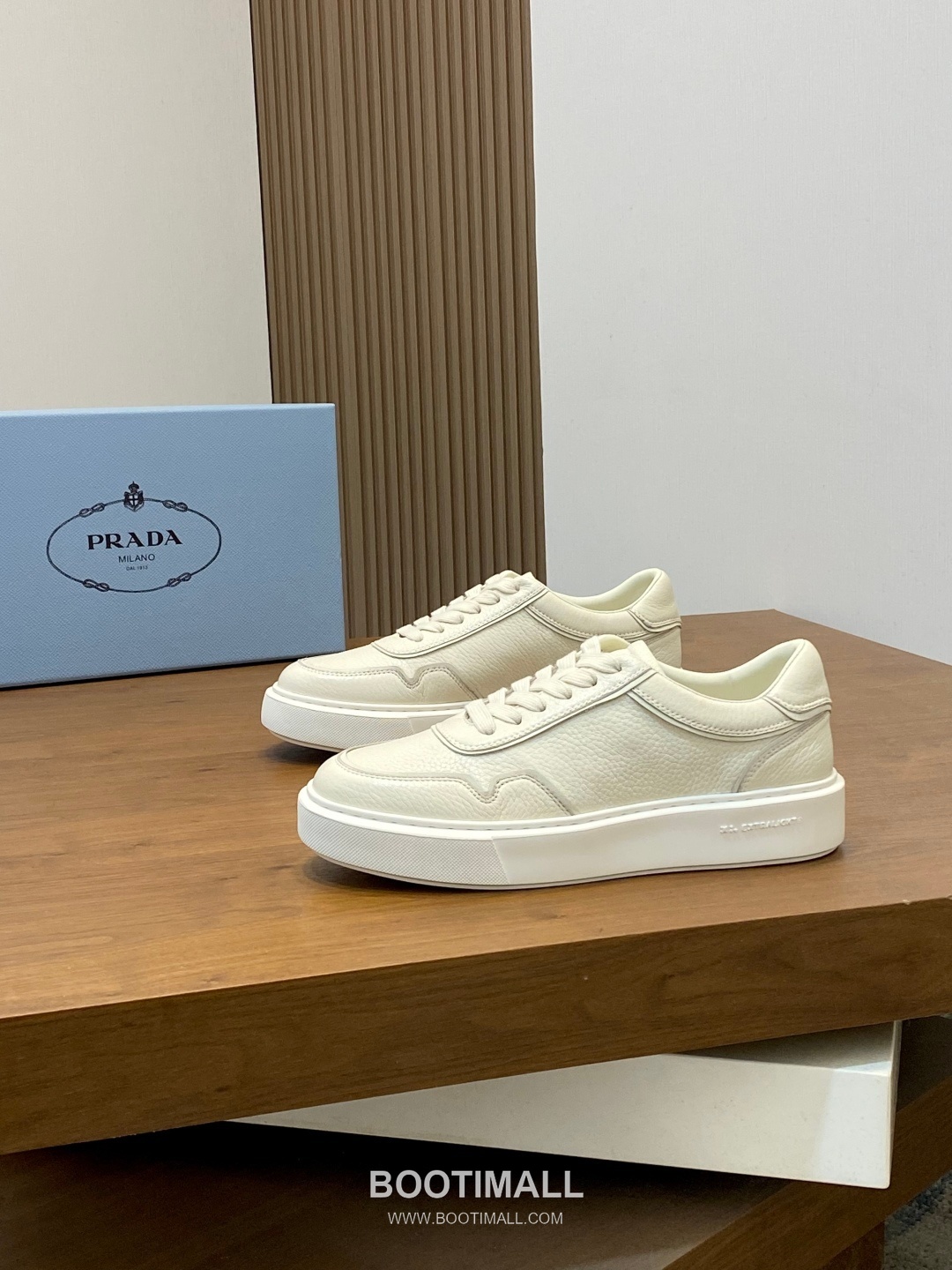 Prada Water Dyed Calfskin Low Sneakers with Logo Detail 프라다 워터염색 카프스킨 로우 스니커즈 로고 디테일 4.0cm 3