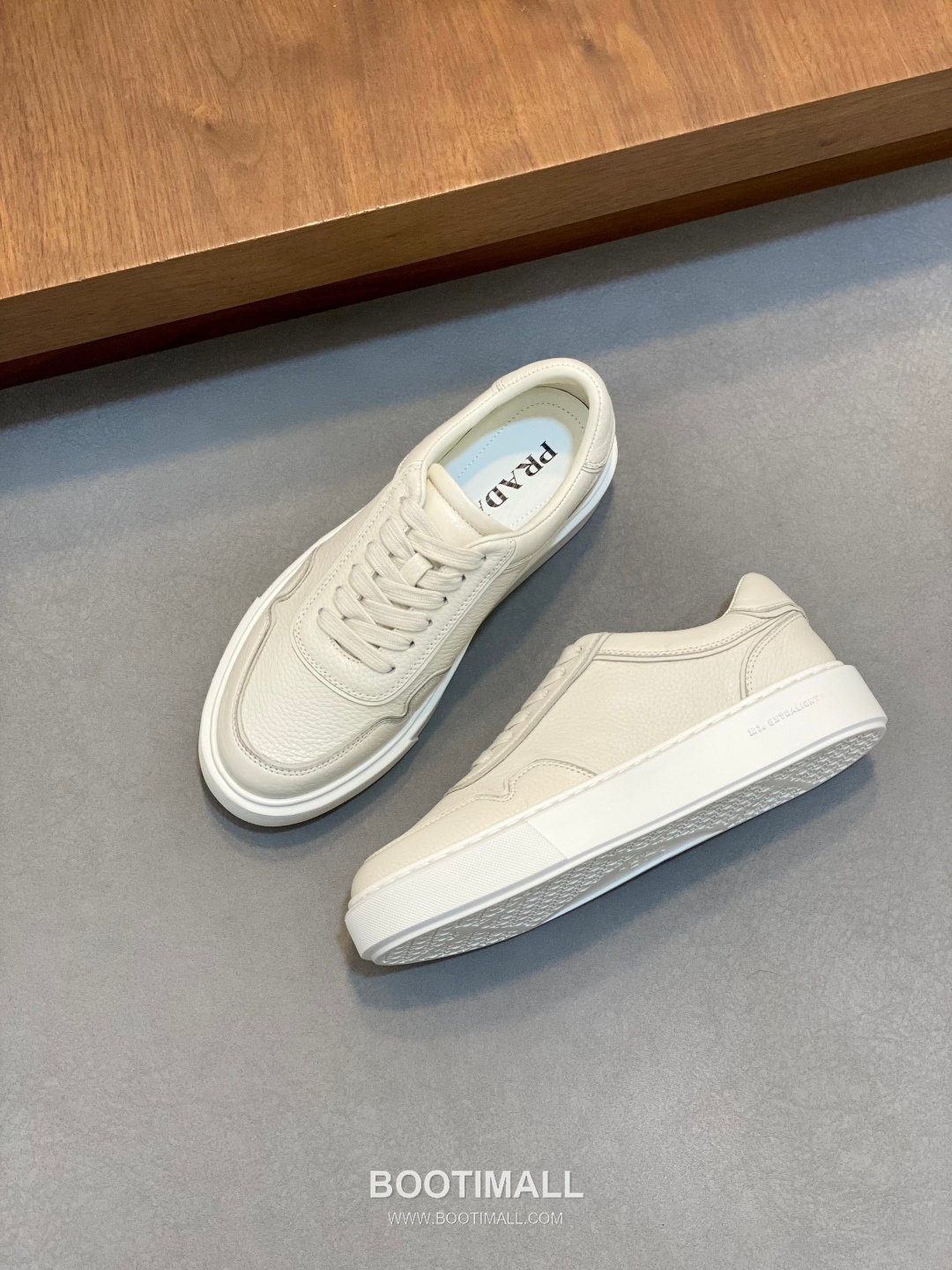 Prada Water Dyed Calfskin Low Sneakers with Logo Detail 프라다 워터염색 카프스킨 로우 스니커즈 로고 디테일 4.0cm 5