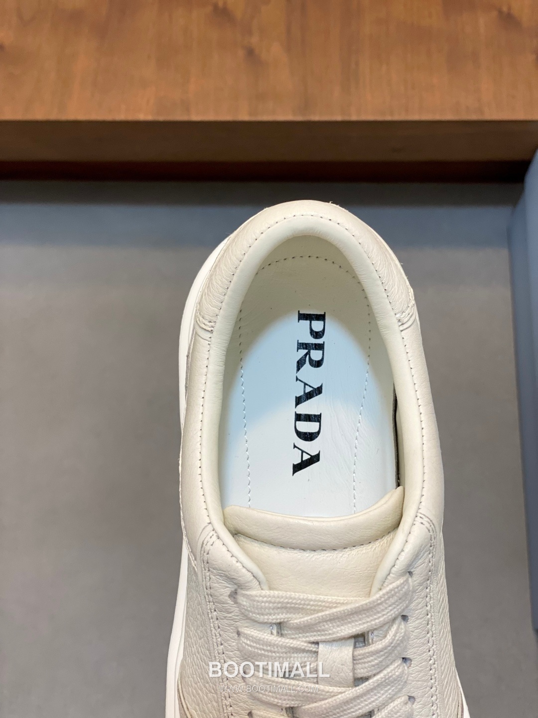 Prada Water Dyed Calfskin Low Sneakers with Logo Detail 프라다 워터염색 카프스킨 로우 스니커즈 로고 디테일 4.0cm 7
