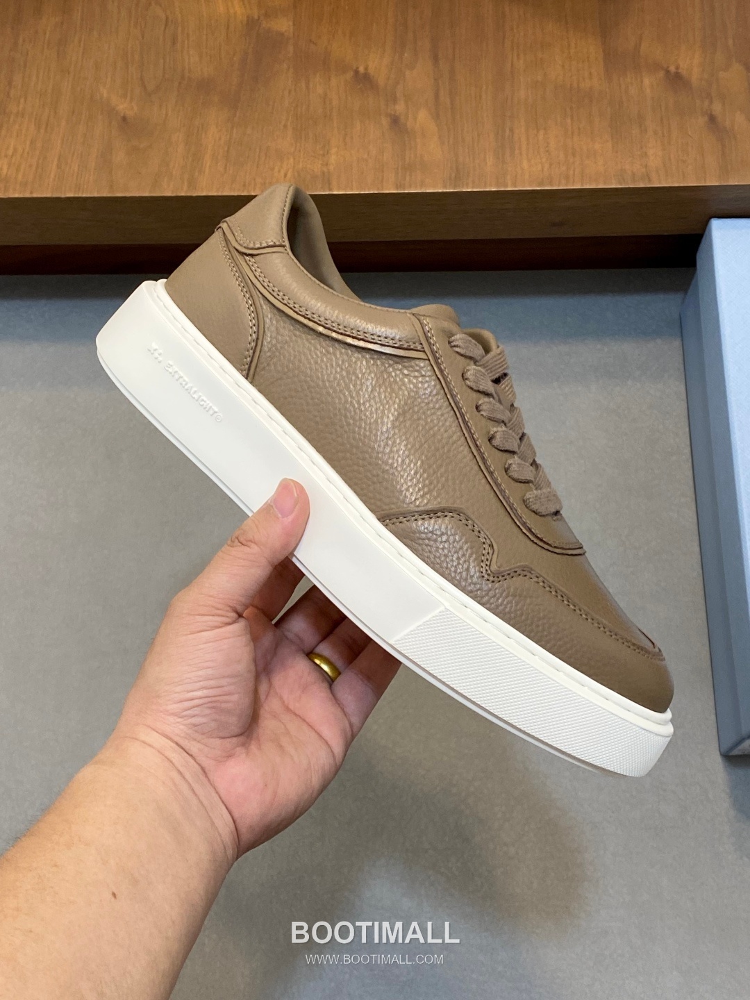 Prada Water Dyed Calfskin Low Sneakers with Logo Detail 프라다 워터염색 카프스킨 로우 스니커즈 로고 디테일 4.0cm 4