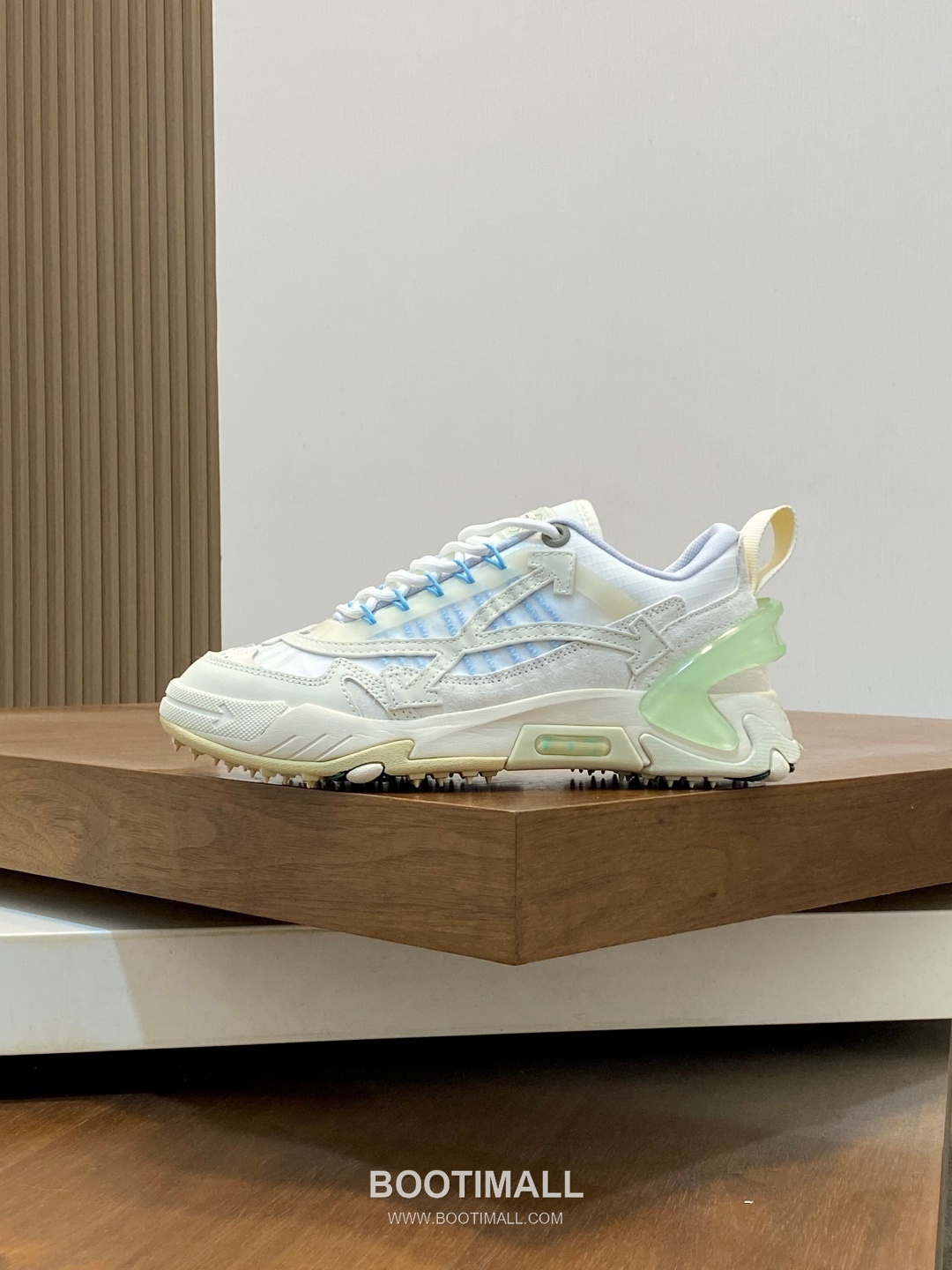 Off-White Hiking Suede Mesh Low Sneakers with Spike Rubber Sole Detail 오프화이트 하이킹 스웨이드 메쉬 로우 스니커즈 스파이크 러버솔 디테일 4.5cm 2