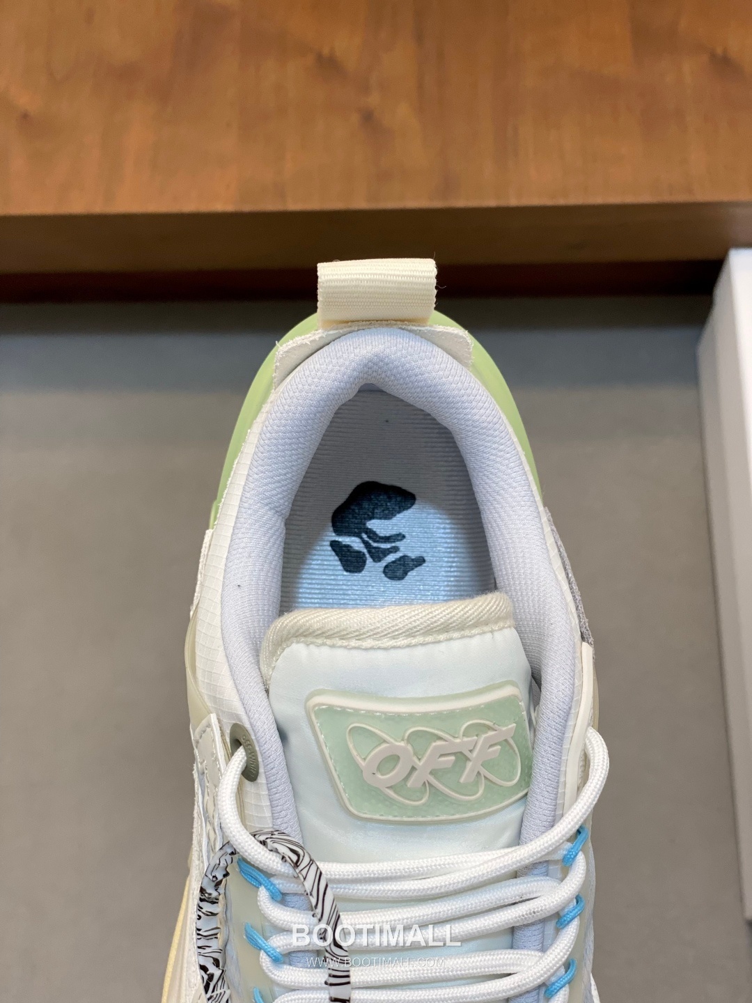 Off-White Hiking Suede Mesh Low Sneakers with Spike Rubber Sole Detail 오프화이트 하이킹 스웨이드 메쉬 로우 스니커즈 스파이크 러버솔 디테일 4.5cm 7