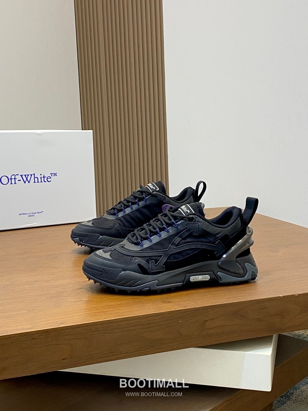 Off-White Hiking Suede Mesh Low Sneakers with Spike Rubber Sole Detail 오프화이트 하이킹 스웨이드 메쉬 로우 스니커즈 스파이크 러버솔 디테일 4.5cm 3