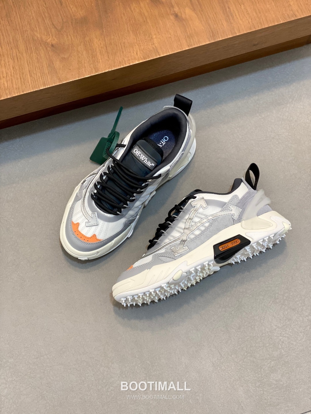 Off-White Hiking Suede Mesh Low Sneakers with Spike Rubber Sole Detail 오프화이트 하이킹 스웨이드 메쉬 로우 스니커즈 스파이크 러버솔 디테일 4.5cm 5