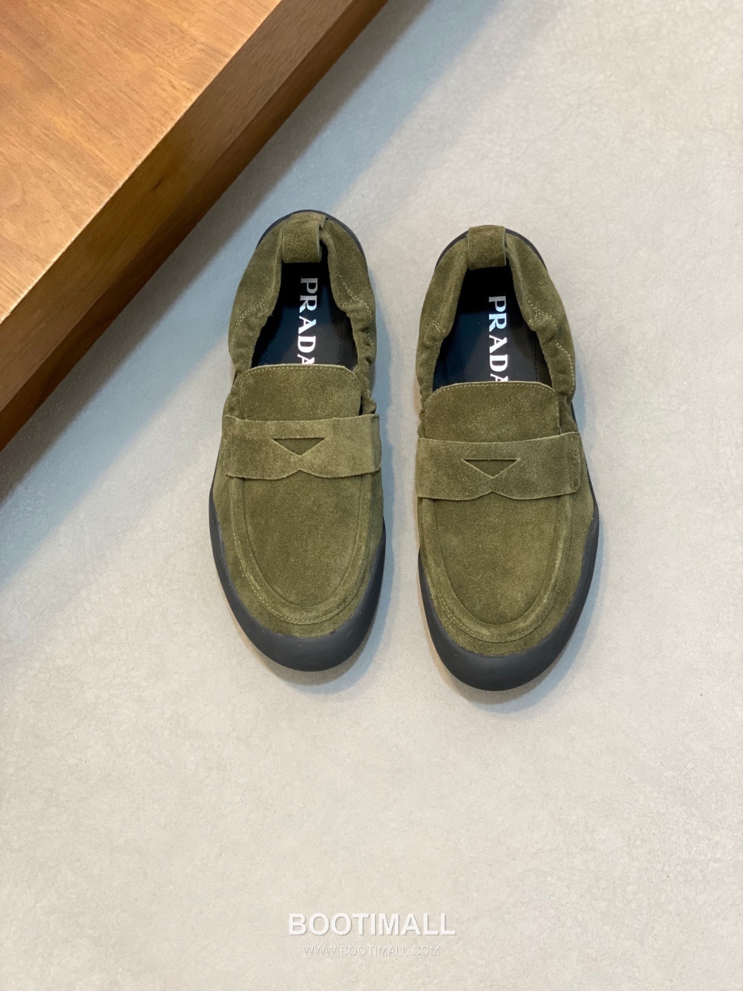 Prada Full Grain Calfskin Slip-On Low Sneakers with EVA TPU Sole Detail 프라다 풀그레인 카프스킨 슬립온 로우 스니커즈 EVA TPU 솔 디테일 4.0cm 1