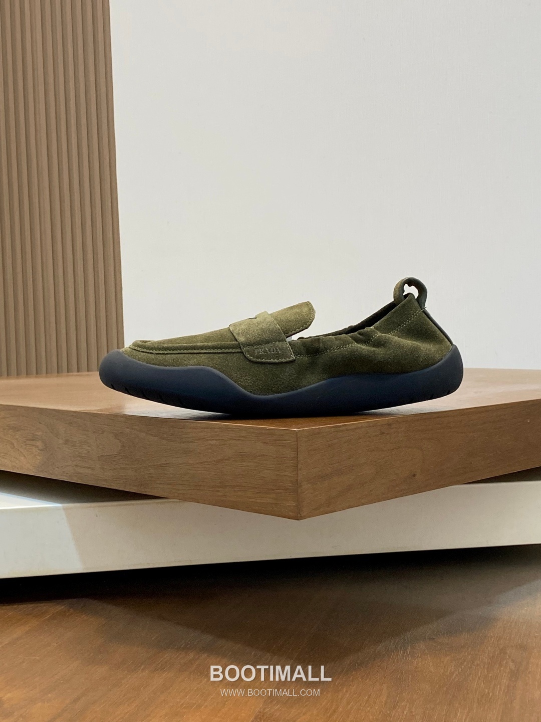 Prada Full Grain Calfskin Slip-On Low Sneakers with EVA TPU Sole Detail 프라다 풀그레인 카프스킨 슬립온 로우 스니커즈 EVA TPU 솔 디테일 4.0cm 2