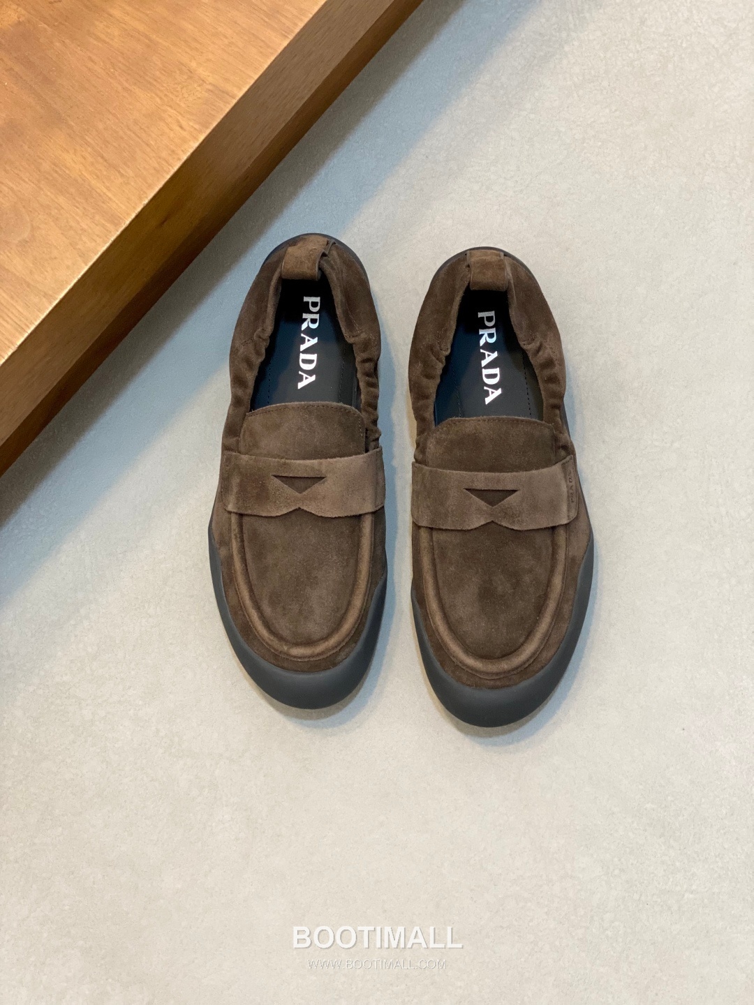 Prada Full Grain Calfskin Slip-On Low Sneakers with EVA TPU Sole Detail 프라다 풀그레인 카프스킨 슬립온 로우 스니커즈 EVA TPU 솔 디테일 4.0cm 1