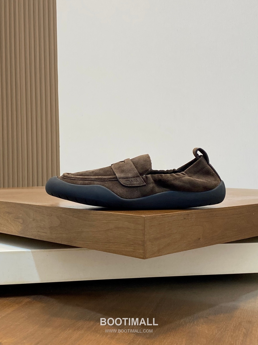 Prada Full Grain Calfskin Slip-On Low Sneakers with EVA TPU Sole Detail 프라다 풀그레인 카프스킨 슬립온 로우 스니커즈 EVA TPU 솔 디테일 4.0cm 2