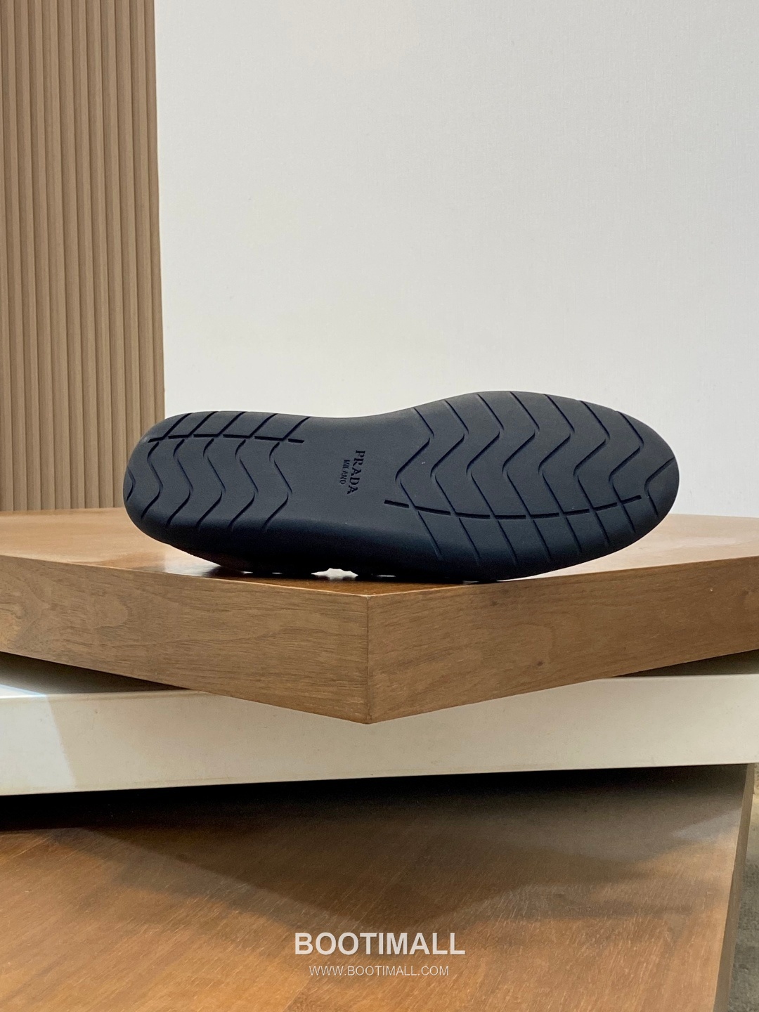 Prada Full Grain Calfskin Slip-On Low Sneakers with EVA TPU Sole Detail 프라다 풀그레인 카프스킨 슬립온 로우 스니커즈 EVA TPU 솔 디테일 4.0cm 9