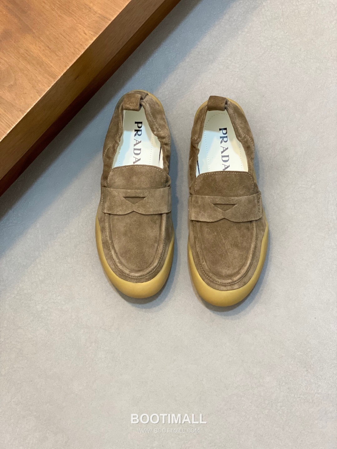 Prada Full Grain Calfskin Slip-On Low Sneakers with EVA TPU Sole Detail 프라다 풀그레인 카프스킨 슬립온 로우 스니커즈 EVA TPU 솔 디테일 4.0cm 1