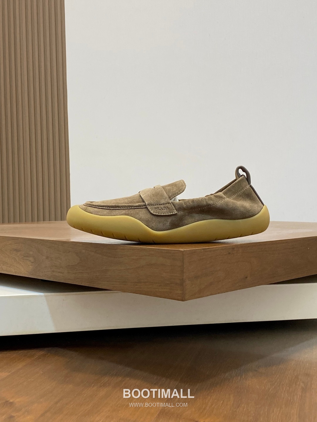 Prada Full Grain Calfskin Slip-On Low Sneakers with EVA TPU Sole Detail 프라다 풀그레인 카프스킨 슬립온 로우 스니커즈 EVA TPU 솔 디테일 4.0cm 2