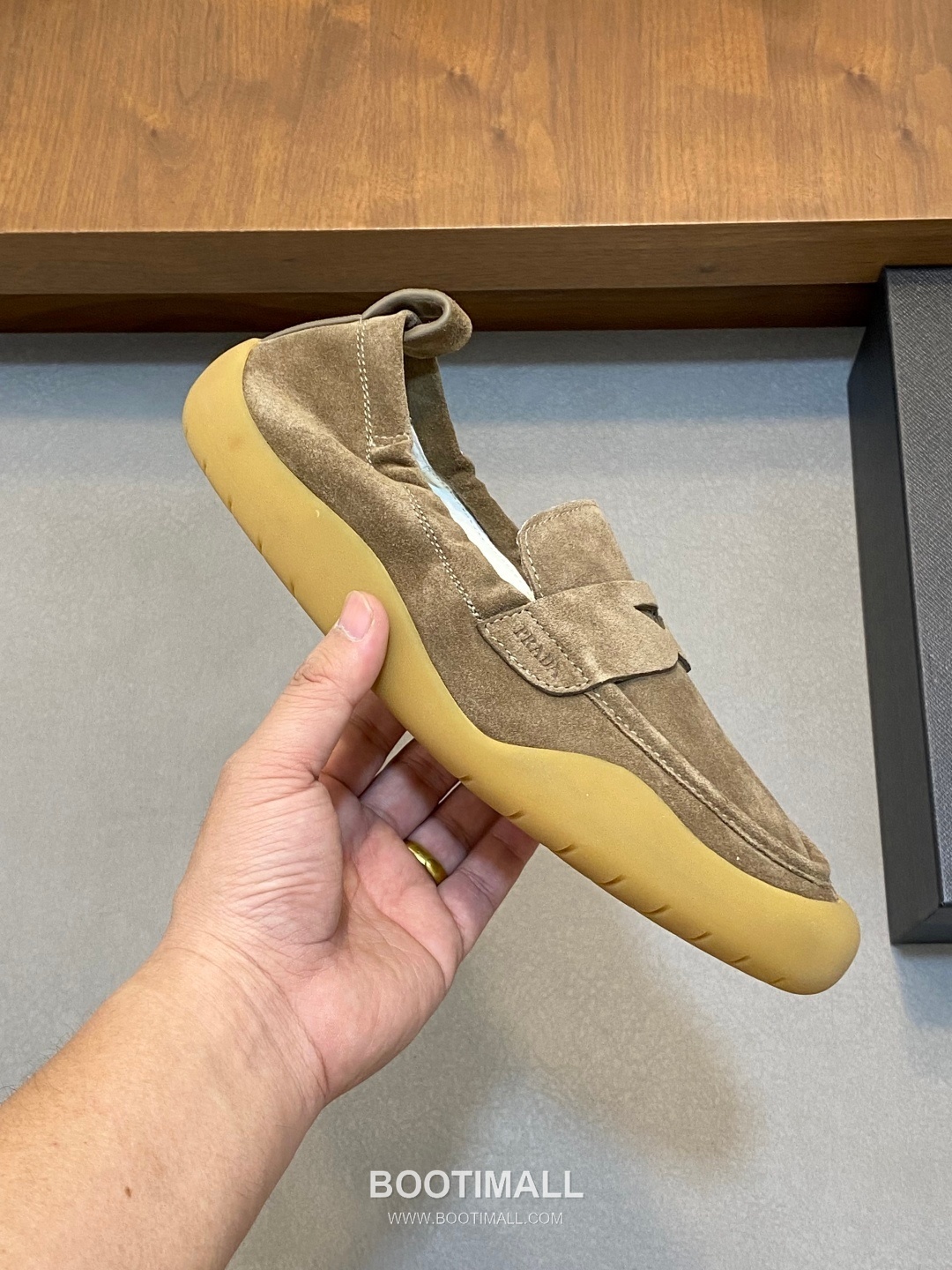 Prada Full Grain Calfskin Slip-On Low Sneakers with EVA TPU Sole Detail 프라다 풀그레인 카프스킨 슬립온 로우 스니커즈 EVA TPU 솔 디테일 4.0cm 4