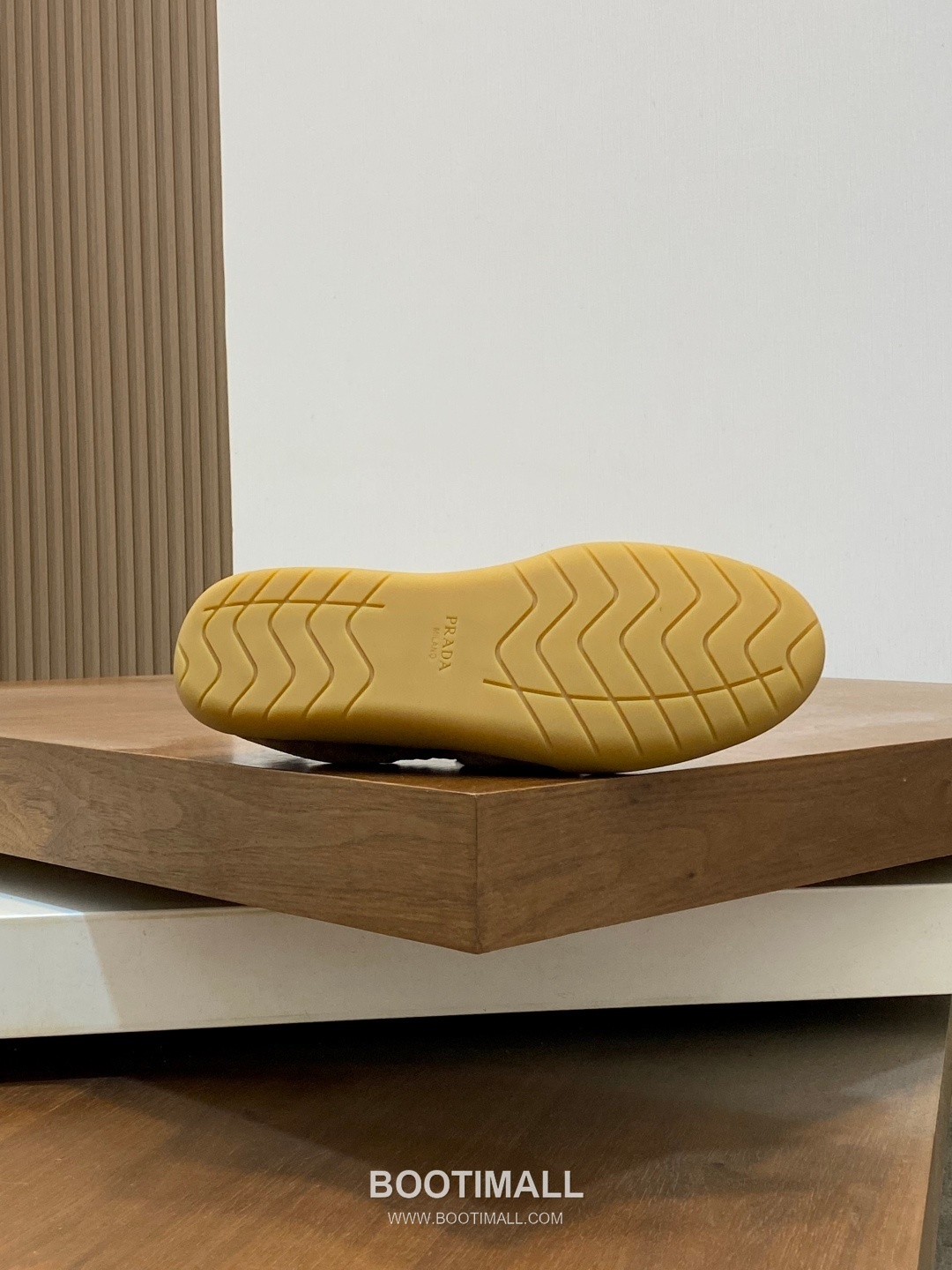 Prada Full Grain Calfskin Slip-On Low Sneakers with EVA TPU Sole Detail 프라다 풀그레인 카프스킨 슬립온 로우 스니커즈 EVA TPU 솔 디테일 4.0cm 9