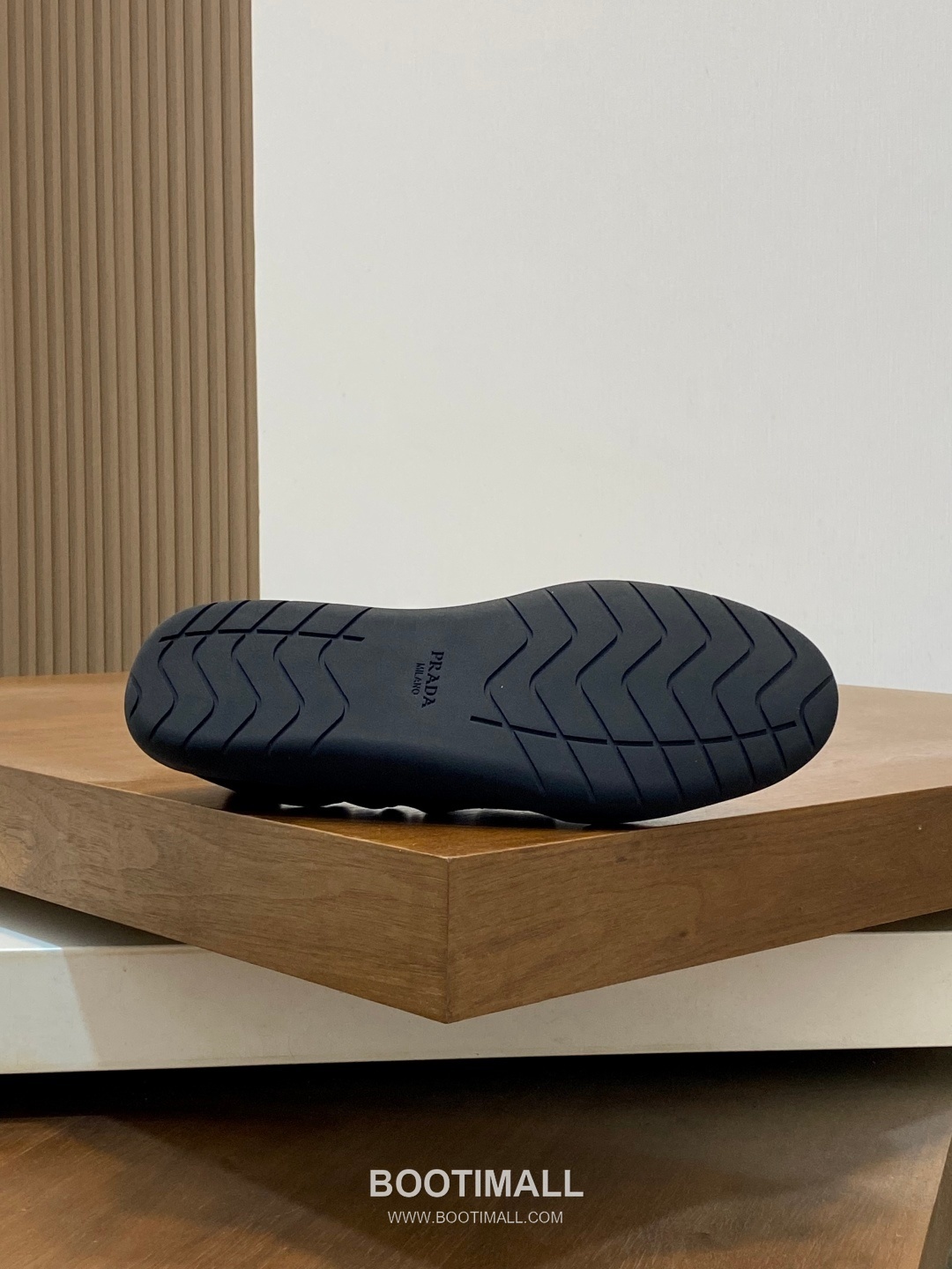 Prada Full Grain Calfskin Slip-On Low Sneakers with EVA TPU Sole Detail 프라다 풀그레인 카프스킨 슬립온 로우 스니커즈 EVA TPU 솔 디테일 4.0cm 9