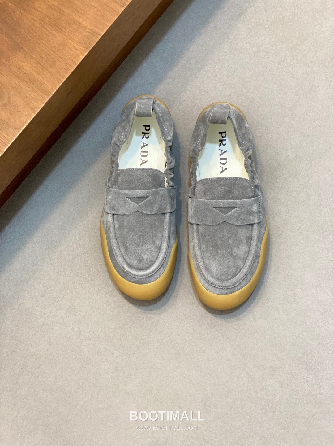 Prada Full Grain Calfskin Slip-On Low Sneakers with EVA TPU Sole Detail 프라다 풀그레인 카프스킨 슬립온 로우 스니커즈 EVA TPU 솔 디테일 4.0cm 1