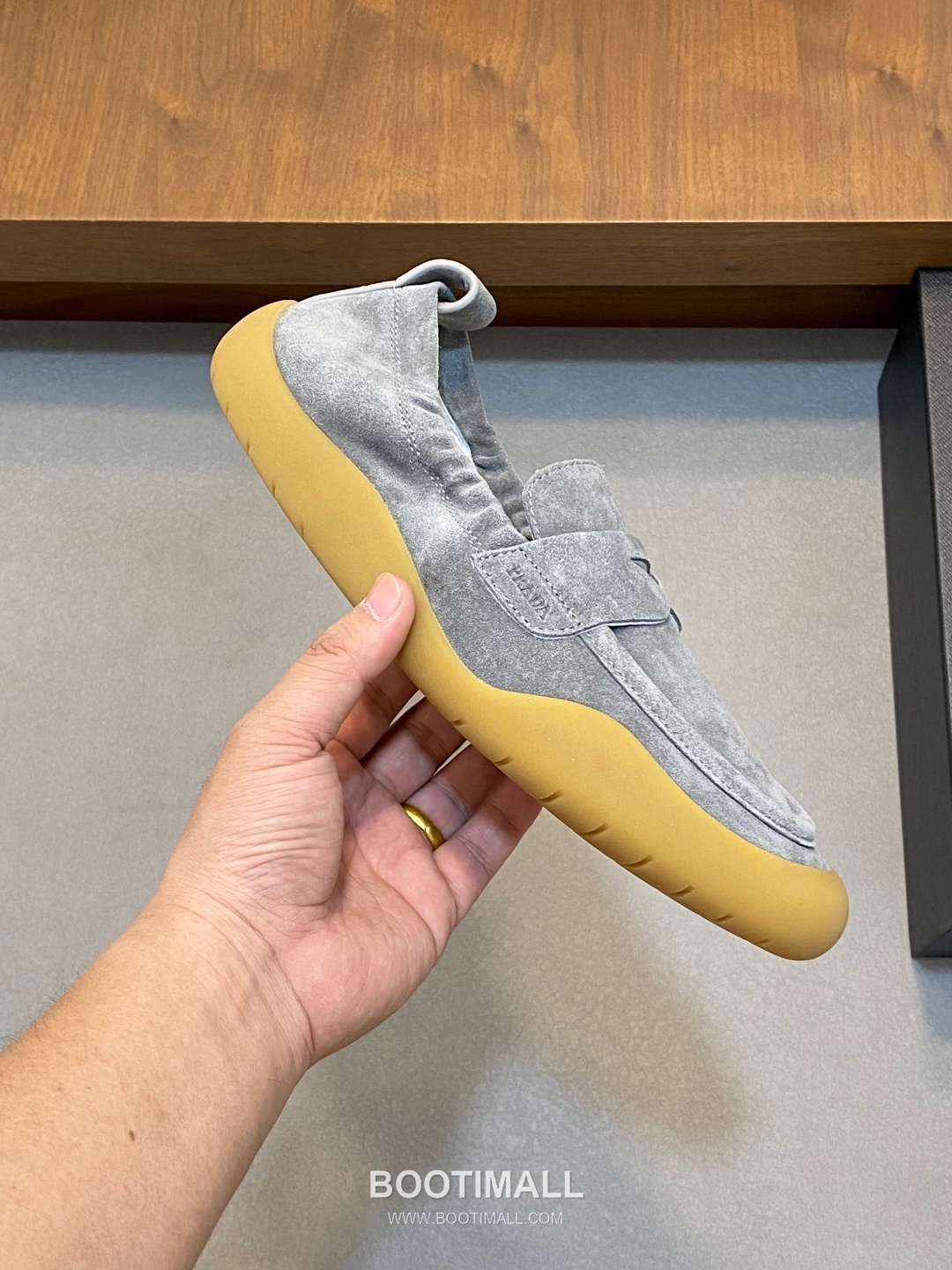 Prada Full Grain Calfskin Slip-On Low Sneakers with EVA TPU Sole Detail 프라다 풀그레인 카프스킨 슬립온 로우 스니커즈 EVA TPU 솔 디테일 4.0cm 4