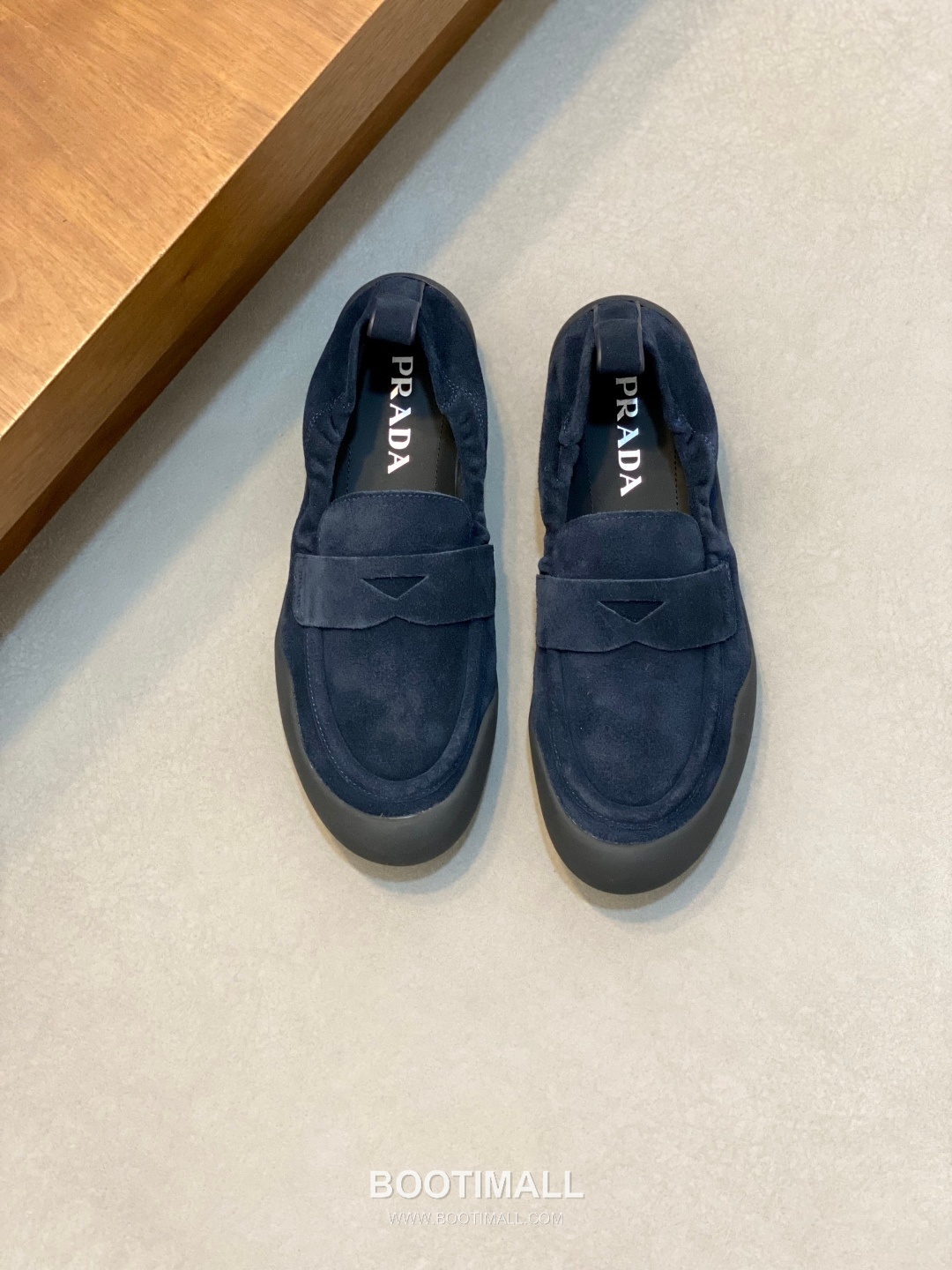 Prada Full Grain Calfskin Slip-On Low Sneakers with EVA TPU Sole Detail 프라다 풀그레인 카프스킨 슬립온 로우 스니커즈 EVA TPU 솔 디테일 4.0cm 1