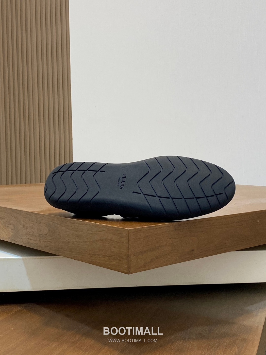 Prada Full Grain Calfskin Slip-On Low Sneakers with EVA TPU Sole Detail 프라다 풀그레인 카프스킨 슬립온 로우 스니커즈 EVA TPU 솔 디테일 4.0cm 9