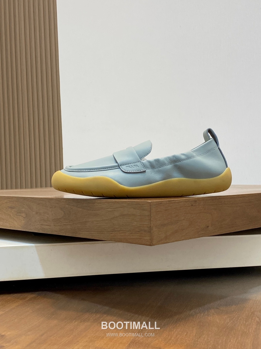 Prada Calfskin Slip-On Low Sneakers with Stitching Detail 프라다 카프스킨 슬립온 로우 스니커즈 스티칭 디테일 4.0cm 2