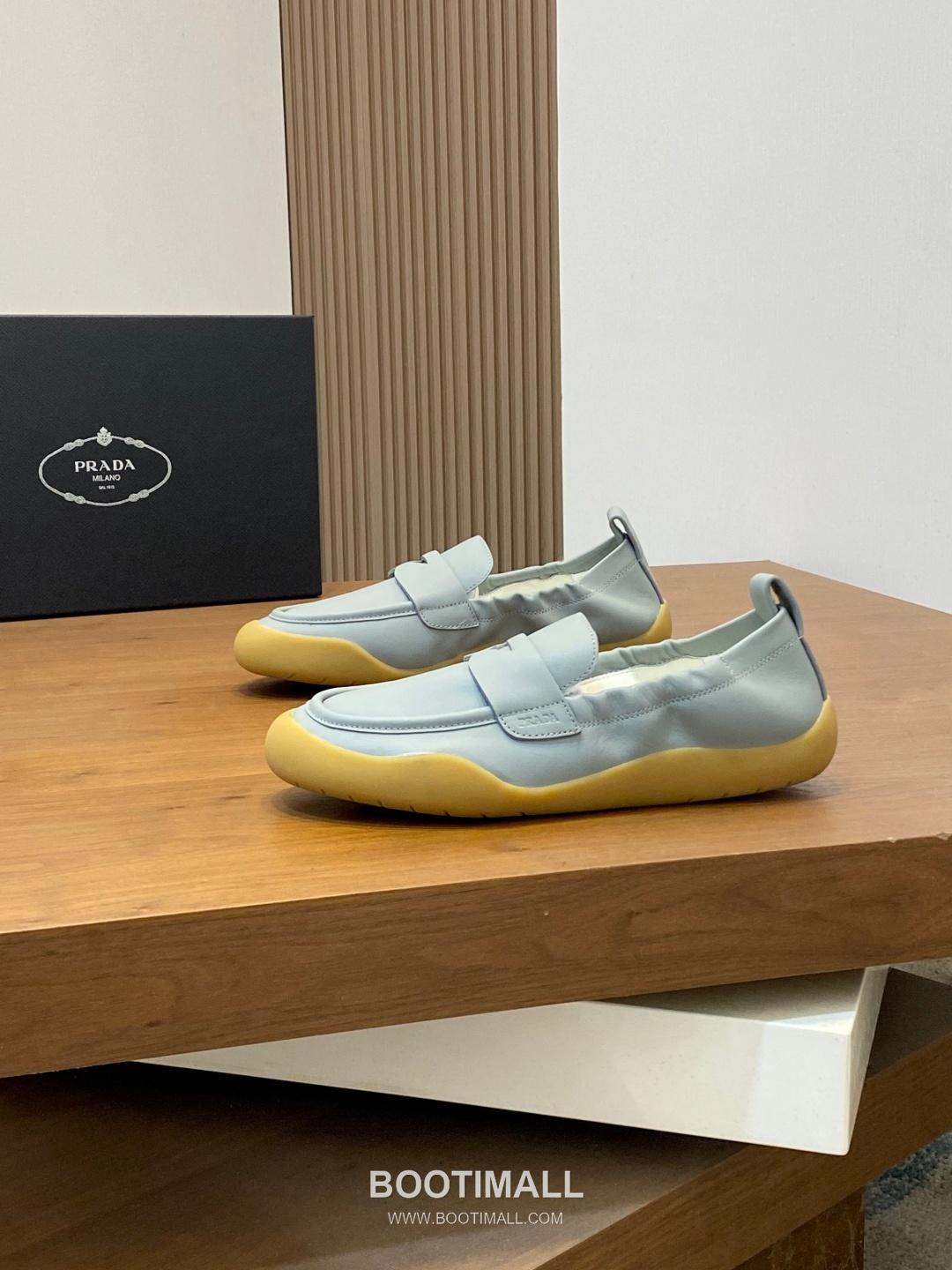 Prada Calfskin Slip-On Low Sneakers with Stitching Detail 프라다 카프스킨 슬립온 로우 스니커즈 스티칭 디테일 4.0cm 3