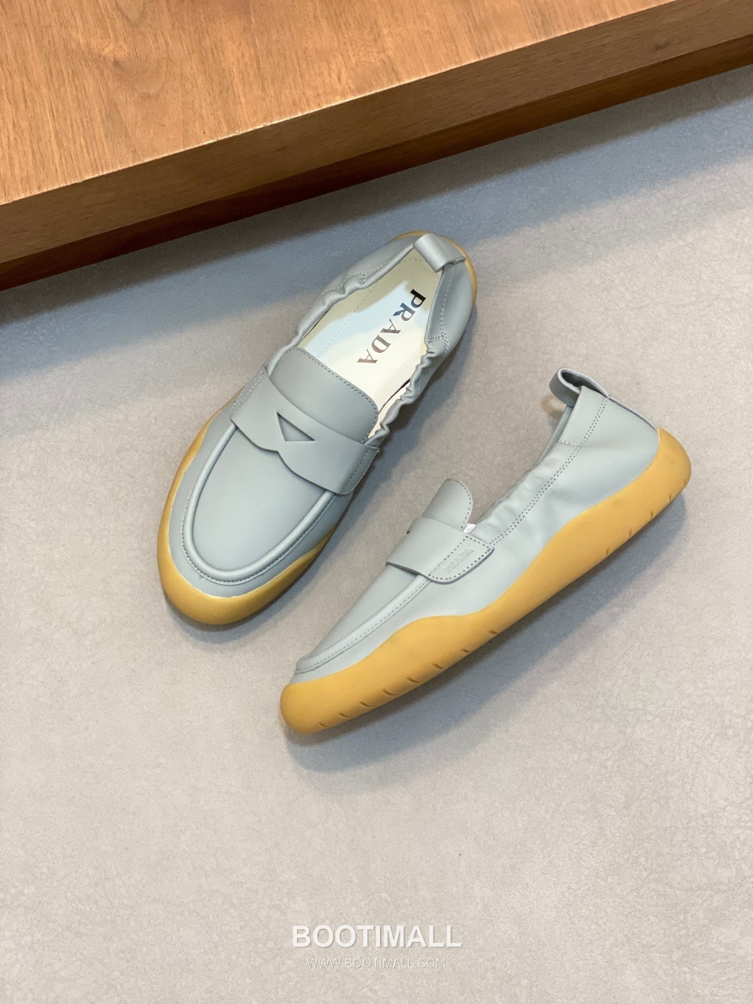 Prada Calfskin Slip-On Low Sneakers with Stitching Detail 프라다 카프스킨 슬립온 로우 스니커즈 스티칭 디테일 4.0cm 5