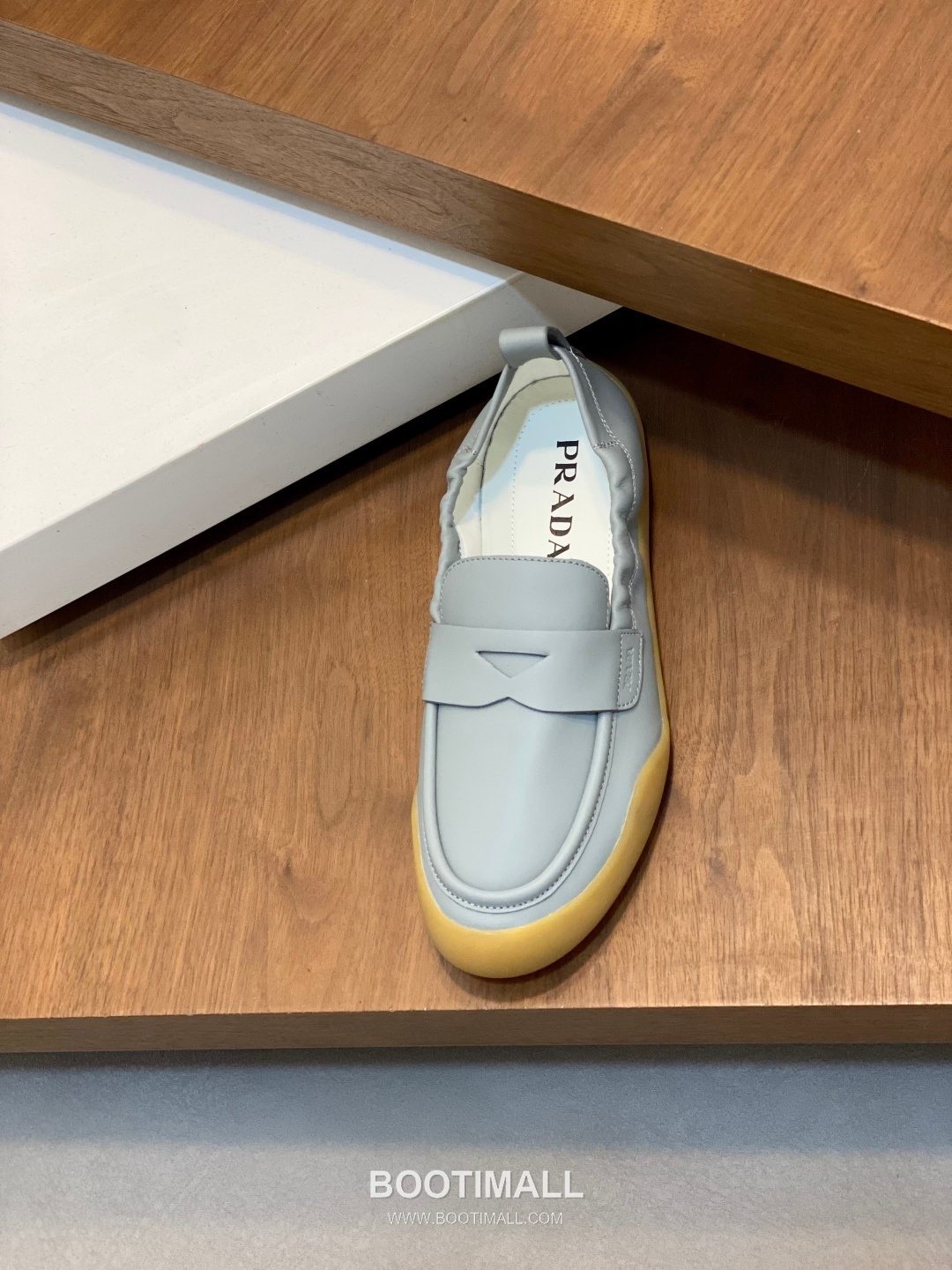 Prada Calfskin Slip-On Low Sneakers with Stitching Detail 프라다 카프스킨 슬립온 로우 스니커즈 스티칭 디테일 4.0cm 6