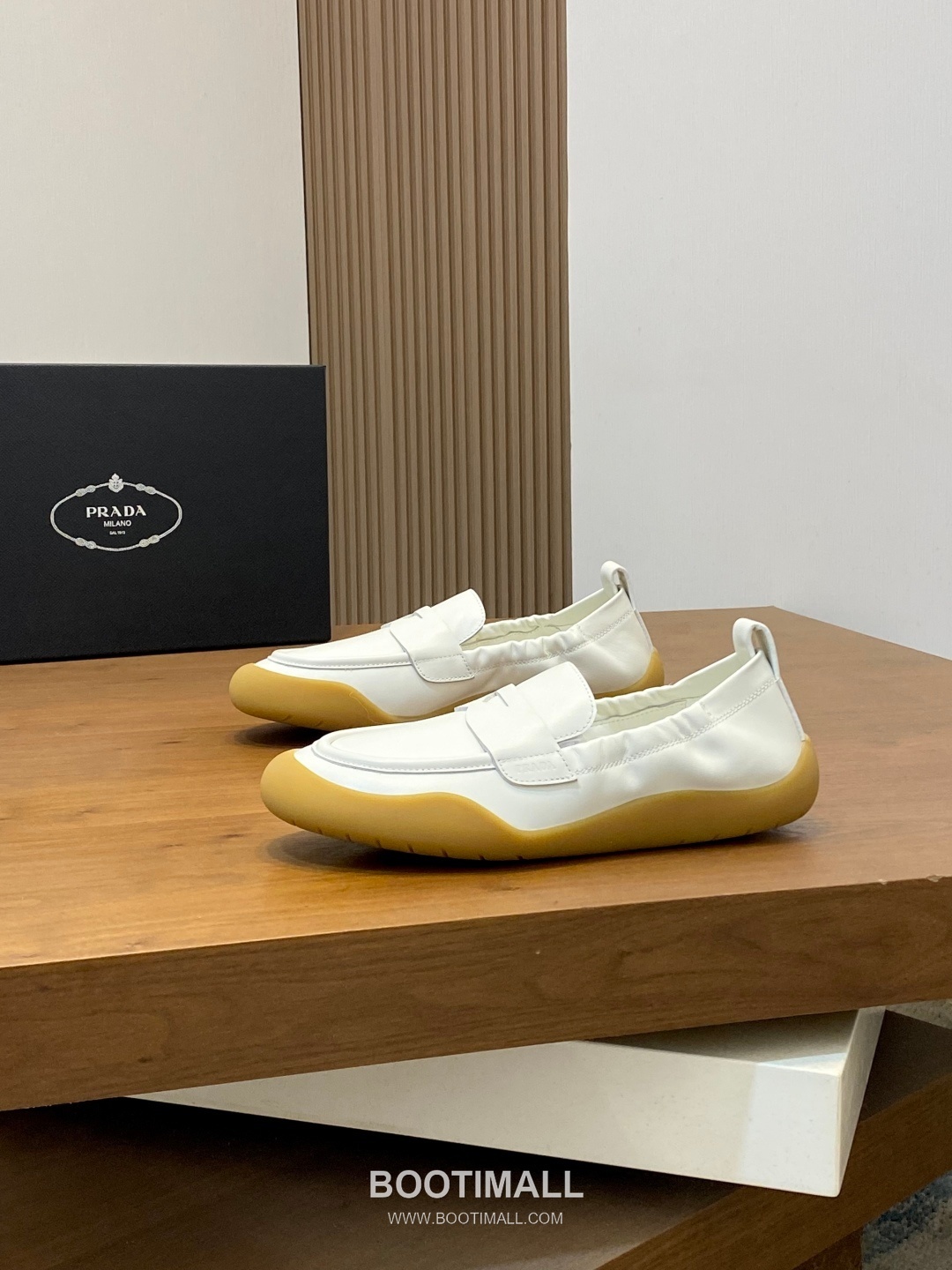 Prada Calfskin Slip-On Low Sneakers with Stitching Detail 프라다 카프스킨 슬립온 로우 스니커즈 스티칭 디테일 4.0cm 3