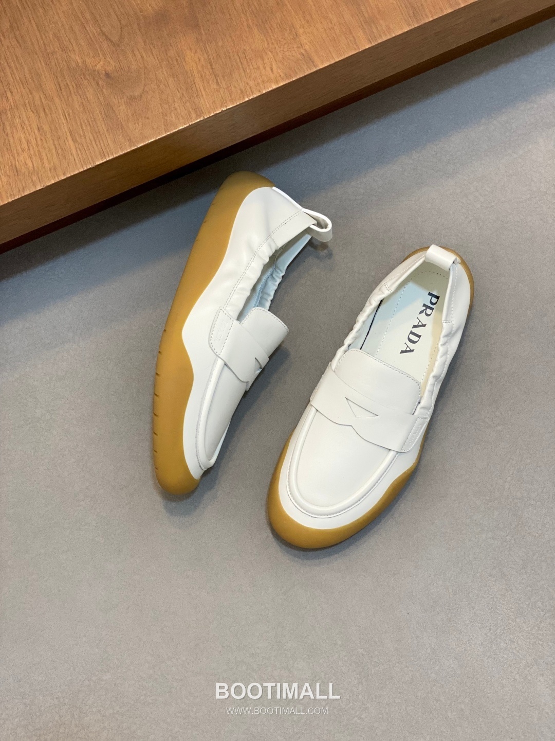 Prada Calfskin Slip-On Low Sneakers with Stitching Detail 프라다 카프스킨 슬립온 로우 스니커즈 스티칭 디테일 4.0cm 5