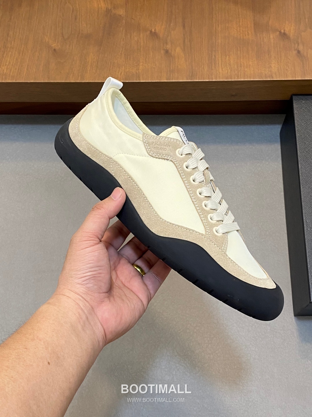 Prada Speedrock Calfskin Mesh Low Sneakers with Elastic Lace Lock Detail 프라다 스피드락 카프스킨 메쉬 로우 스니커즈 엘라스틱 레이스락 디테일 4.5cm 4