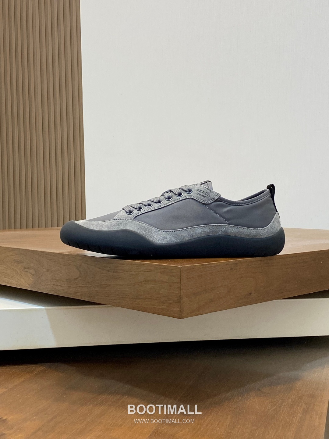 Prada Speedrock Calfskin Mesh Low Sneakers with Elastic Lace Lock Detail 프라다 스피드락 카프스킨 메쉬 로우 스니커즈 엘라스틱 레이스락 디테일 4.5cm 2