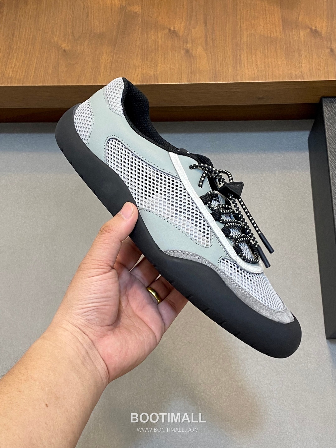 Prada Speedrock Calfskin Mesh Low Sneakers with Elastic Lace Lock Detail 프라다 스피드락 카프스킨 메쉬 로우 스니커즈 엘라스틱 레이스락 디테일 4.5cm 4