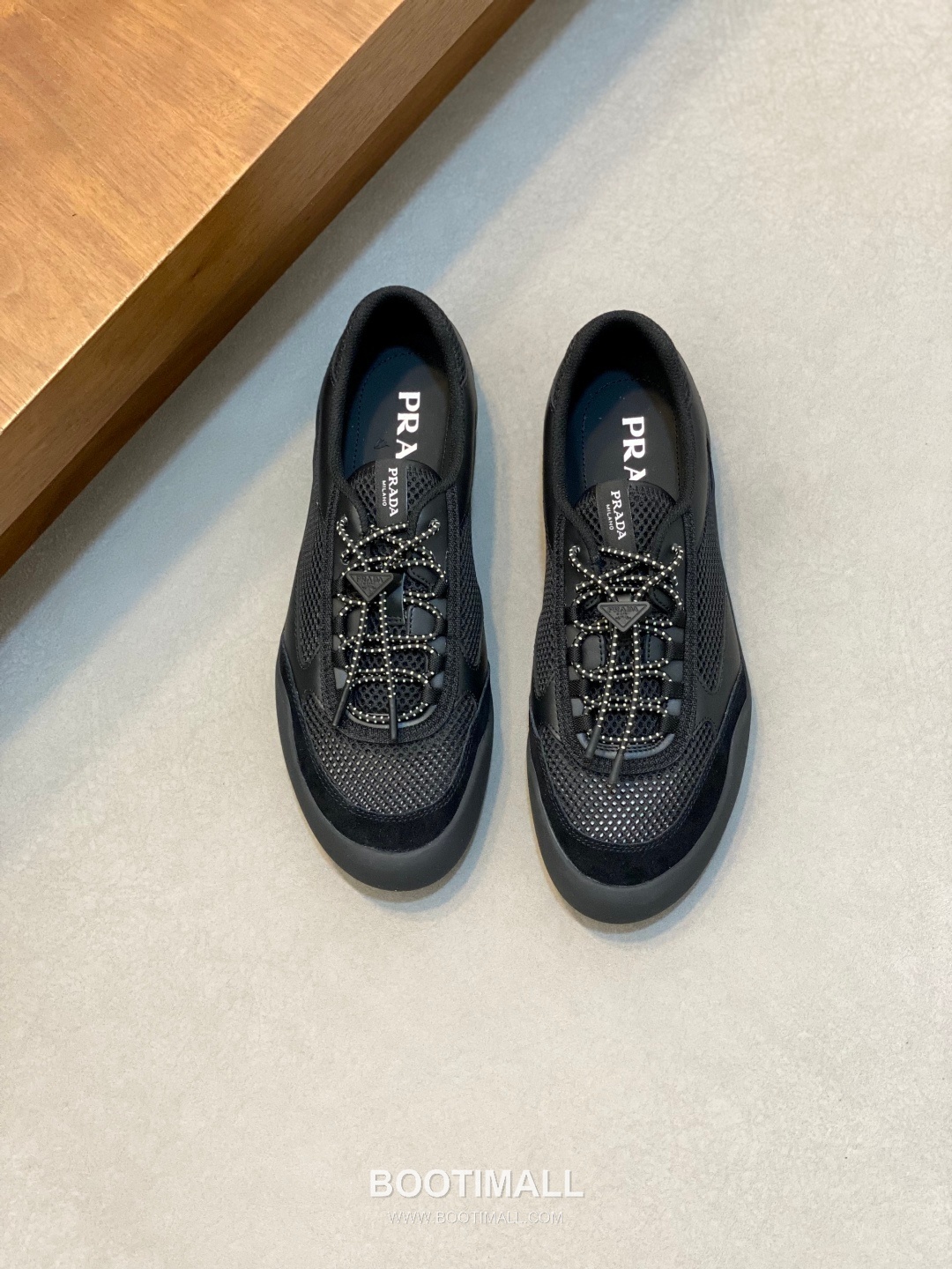 Prada Speedrock Calfskin Mesh Low Sneakers with Elastic Lace Lock Detail 프라다 스피드락 카프스킨 메쉬 로우 스니커즈 엘라스틱 레이스락 디테일 4.5cm 1