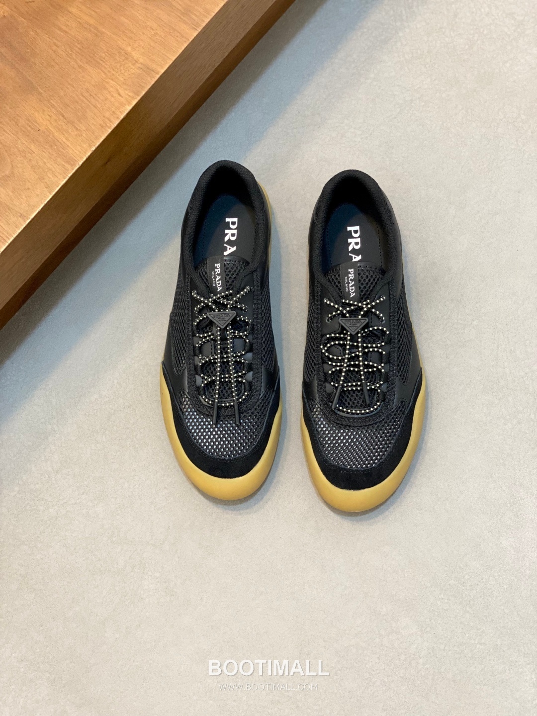 Prada Speedrock Calfskin Mesh Low Sneakers with Elastic Lace Lock Detail 프라다 스피드락 카프스킨 메쉬 로우 스니커즈 엘라스틱 레이스락 디테일 4.5cm 1