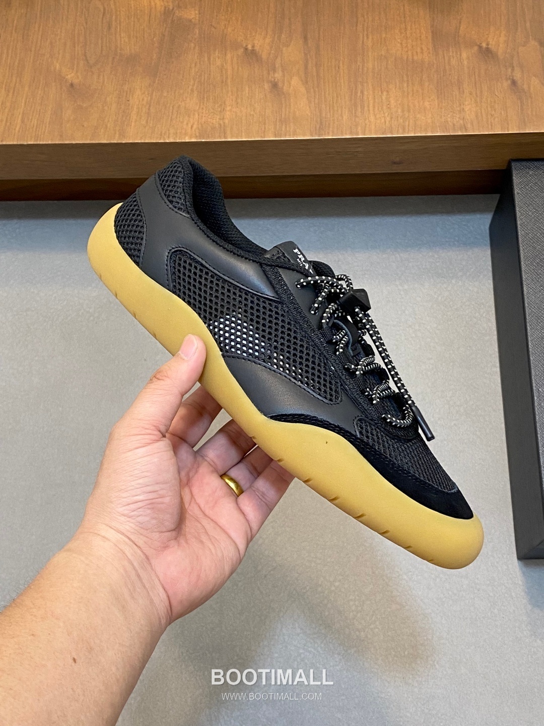 Prada Speedrock Calfskin Mesh Low Sneakers with Elastic Lace Lock Detail 프라다 스피드락 카프스킨 메쉬 로우 스니커즈 엘라스틱 레이스락 디테일 4.5cm 4