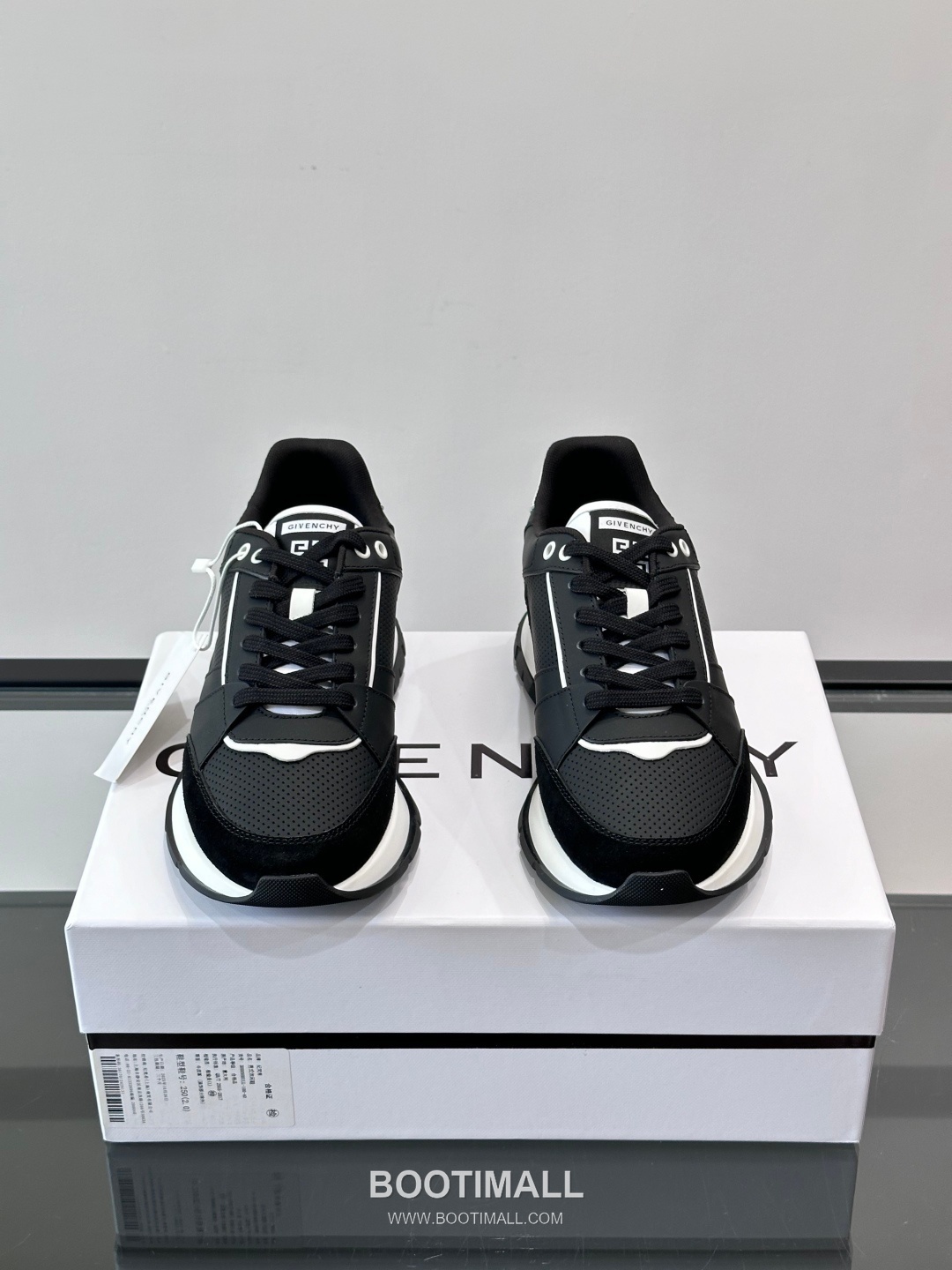 Givenchy Calfskin Low Sneakers with Air Cushion Sole Detail 지방시 카프스킨 로우 스니커즈 에어쿠션 솔 디테일 4.5cm 2