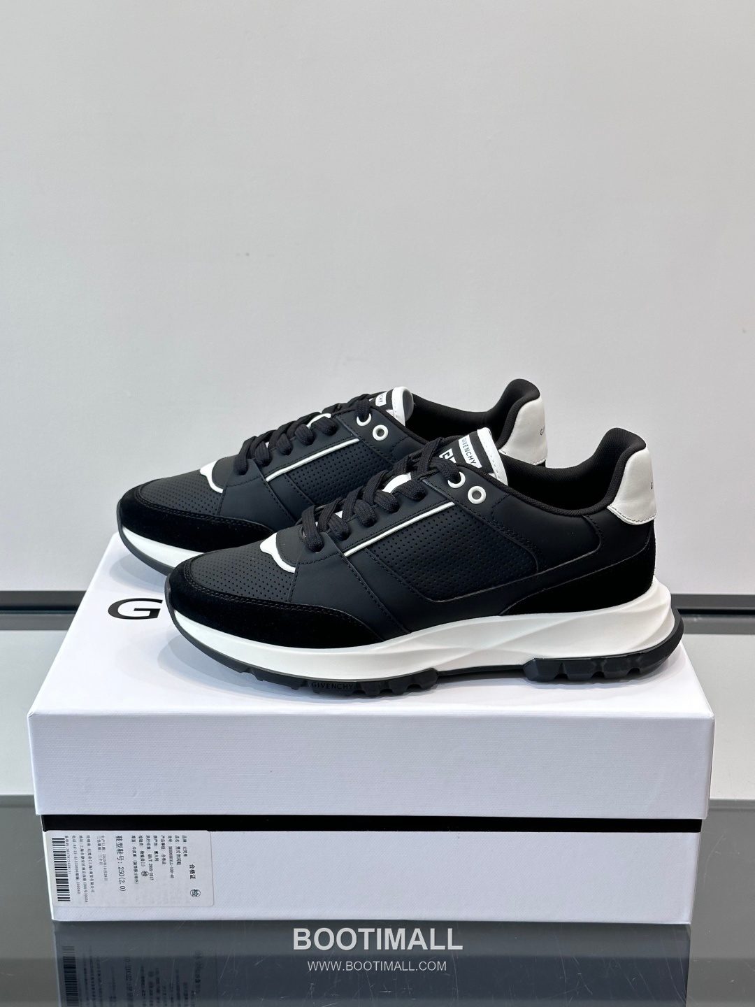 Givenchy Calfskin Low Sneakers with Air Cushion Sole Detail 지방시 카프스킨 로우 스니커즈 에어쿠션 솔 디테일 4.5cm 3