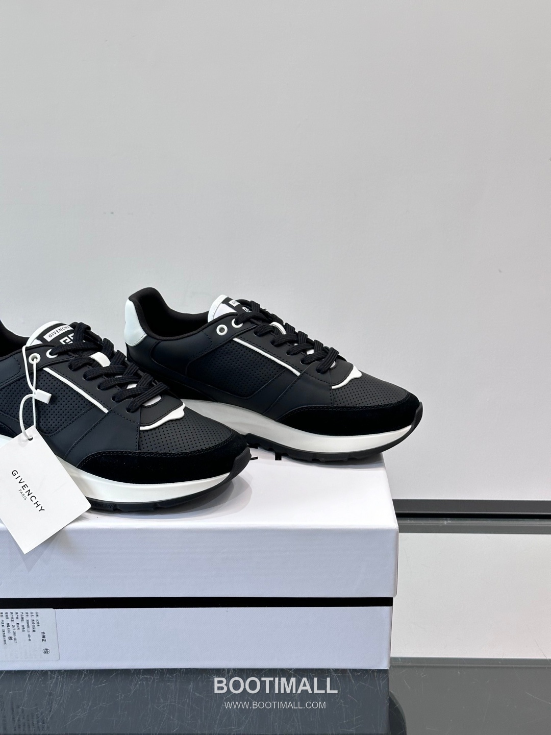 Givenchy Calfskin Low Sneakers with Air Cushion Sole Detail 지방시 카프스킨 로우 스니커즈 에어쿠션 솔 디테일 4.5cm 7